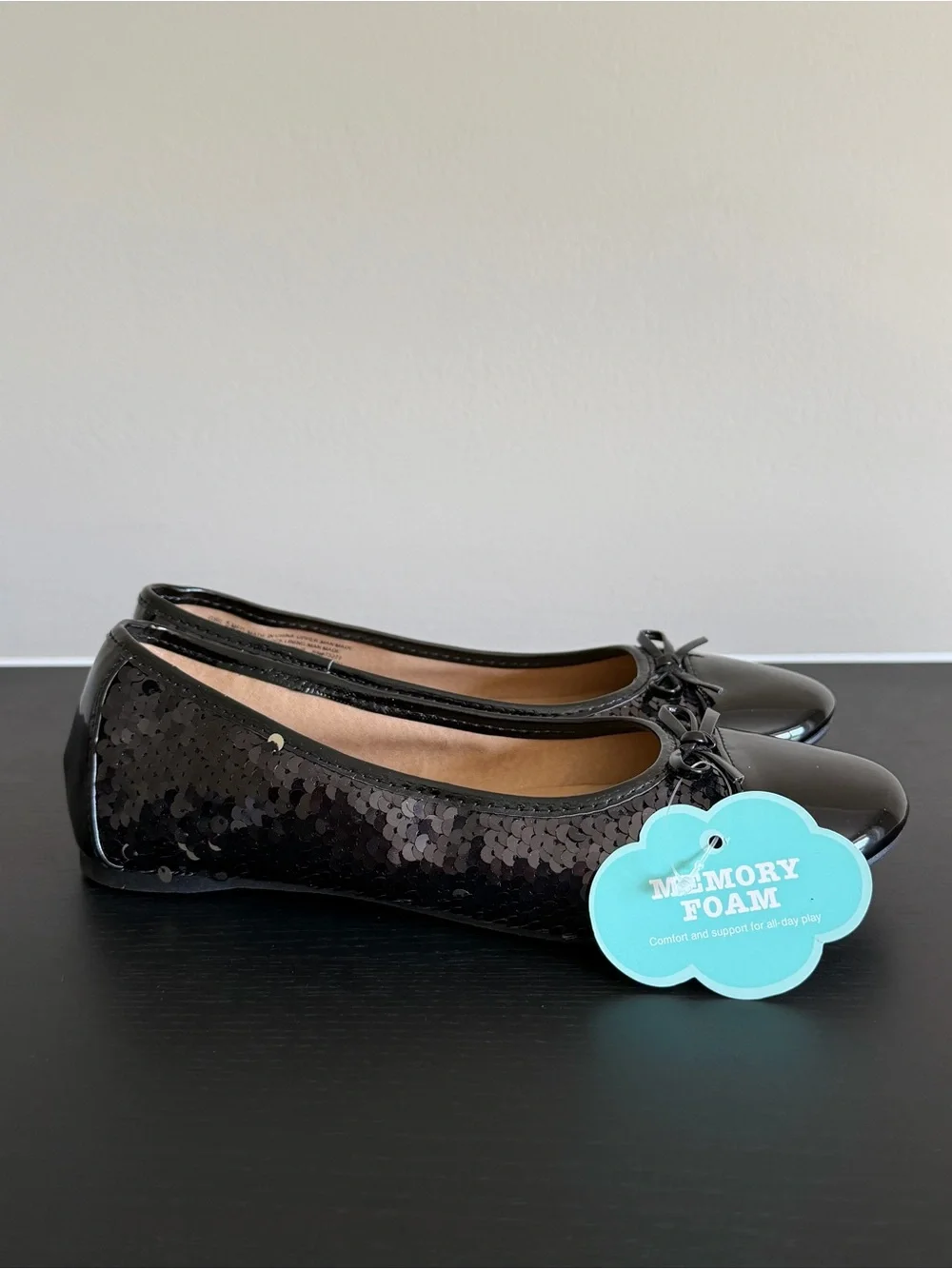 SO Roselyn Girls 5 Ballet Flats Black Silver Reversible Sequins Memory Foam
